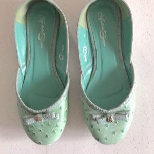 Nicole Simpson Flats